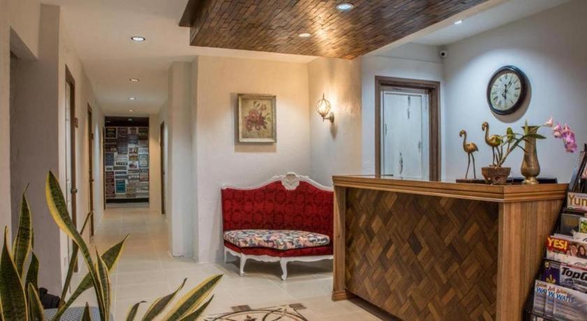 אולונגפו Hotel Avenija מראה חיצוני תמונה
