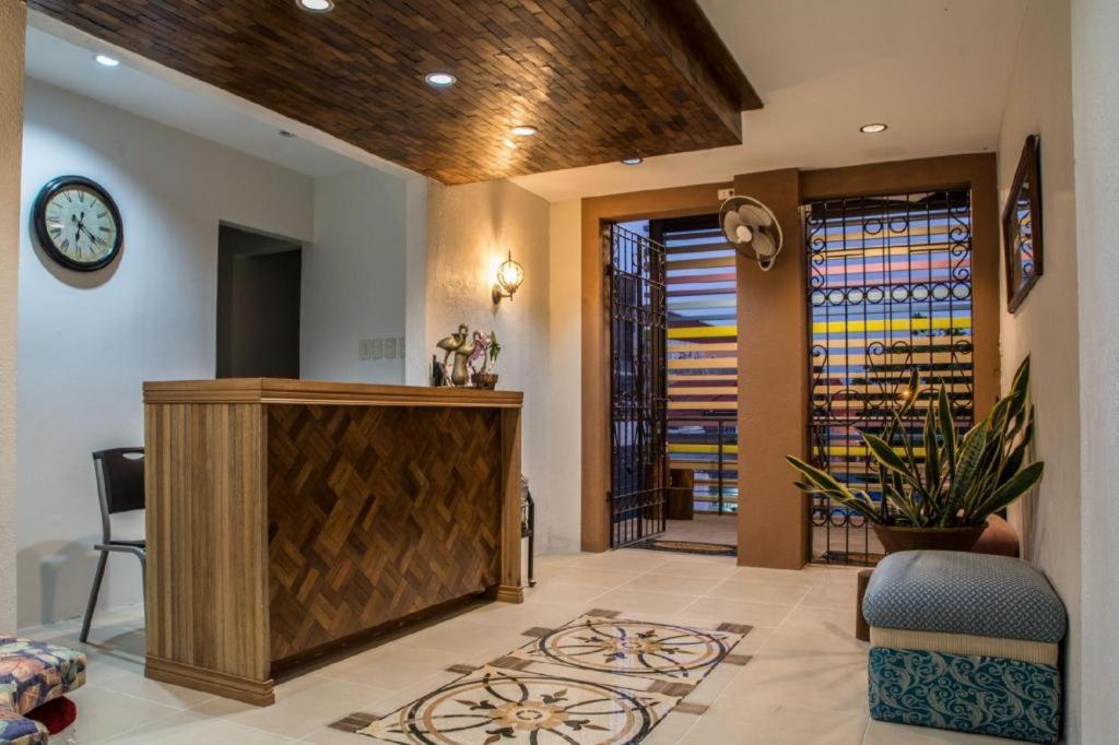 אולונגפו Hotel Avenija מראה חיצוני תמונה