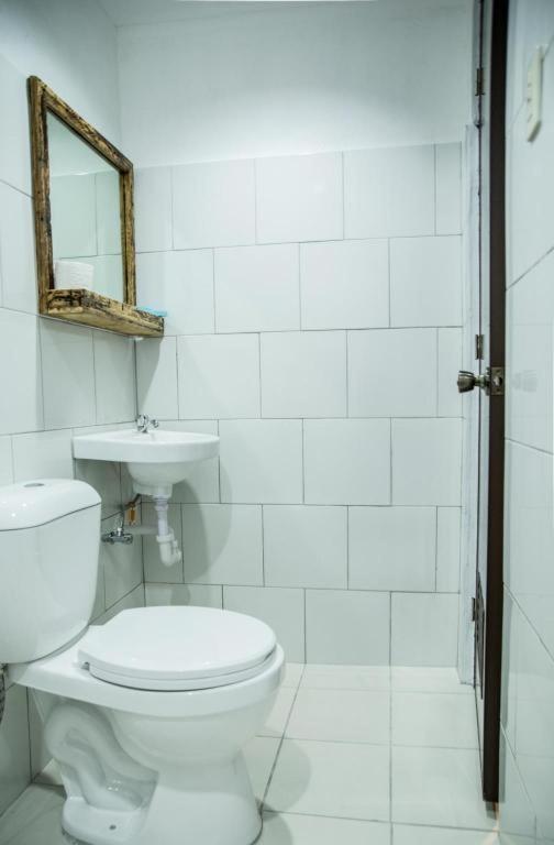 אולונגפו Hotel Avenija מראה חיצוני תמונה
