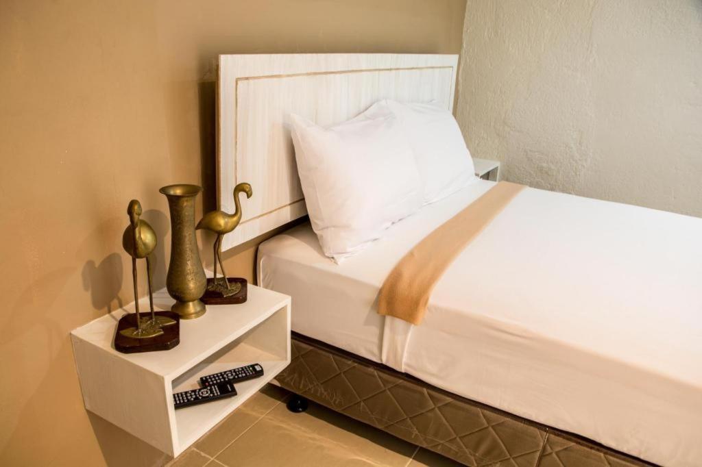 אולונגפו Hotel Avenija מראה חיצוני תמונה