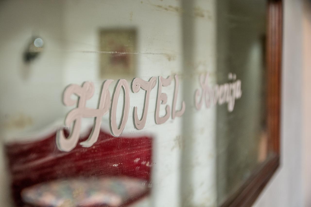 אולונגפו Hotel Avenija מראה חיצוני תמונה