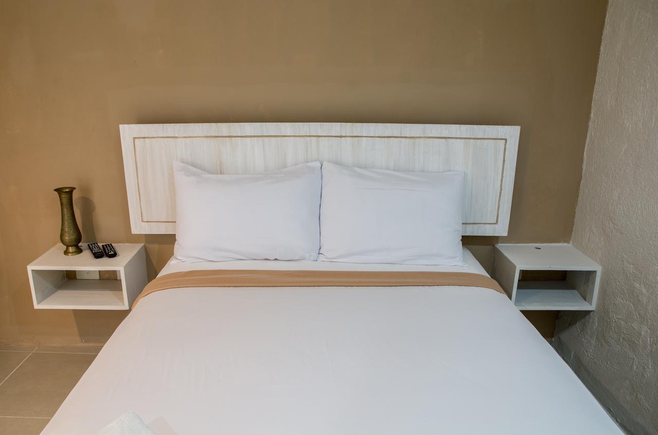 אולונגפו Hotel Avenija מראה חיצוני תמונה