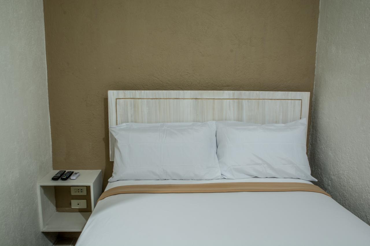 אולונגפו Hotel Avenija מראה חיצוני תמונה